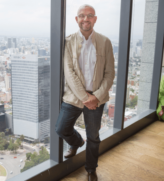 Consultor político internacional